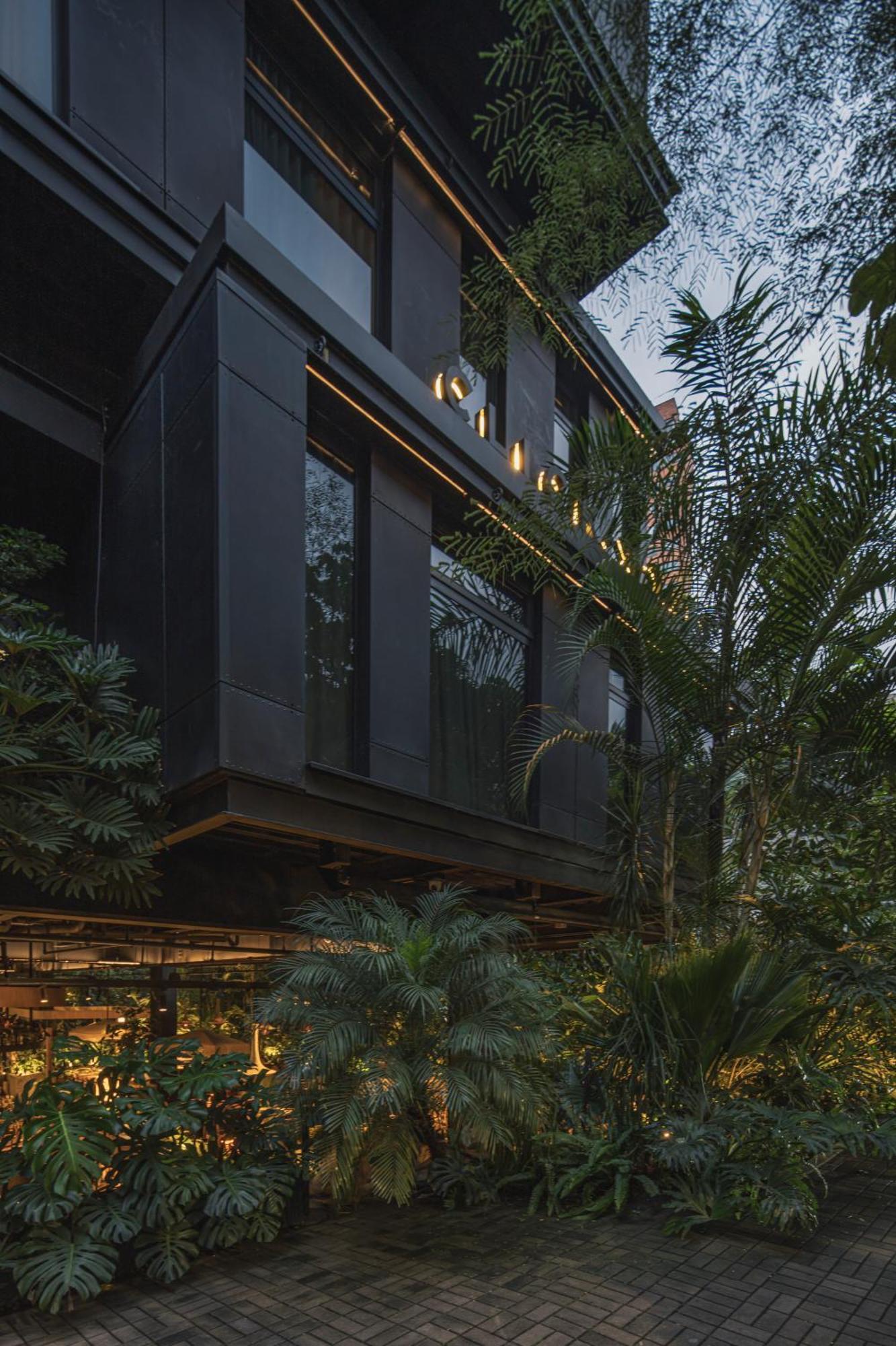 The Click Clack Hotel Medellín Exteriér fotografie The building's facade