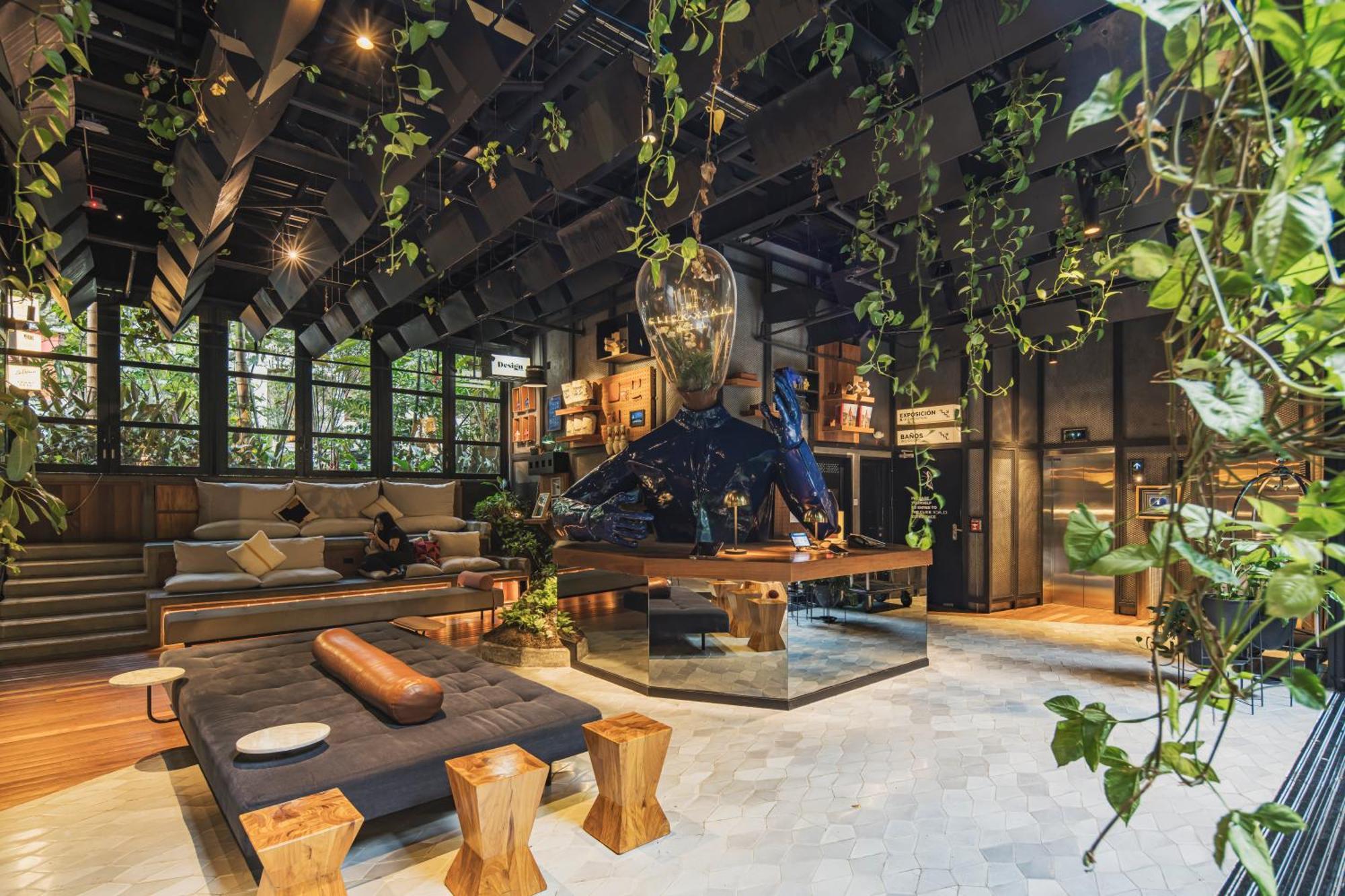 The Click Clack Hotel Medellín Exteriér fotografie The interior of the hotel