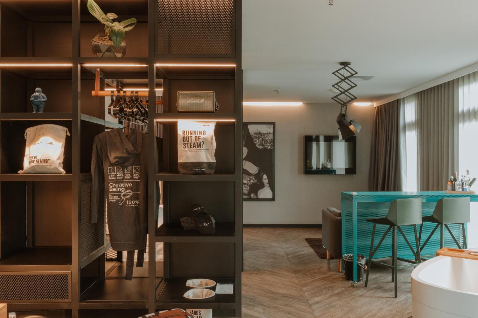 The Click Clack Hotel Medellín Exteriér fotografie The interior of the hotel