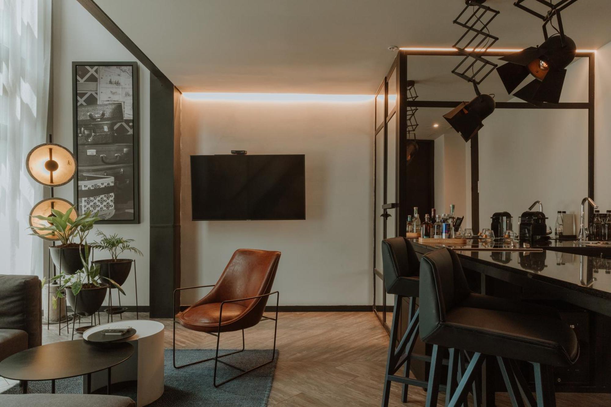 The Click Clack Hotel Medellín Exteriér fotografie A suite at the hotel