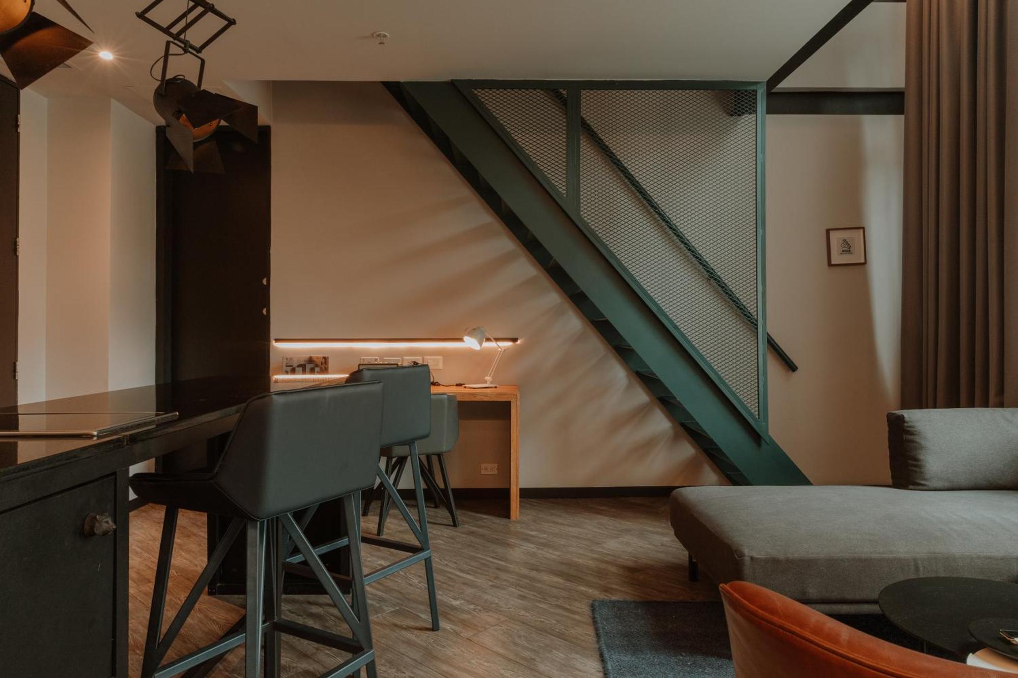 The Click Clack Hotel Medellín Exteriér fotografie A suite at the hotel