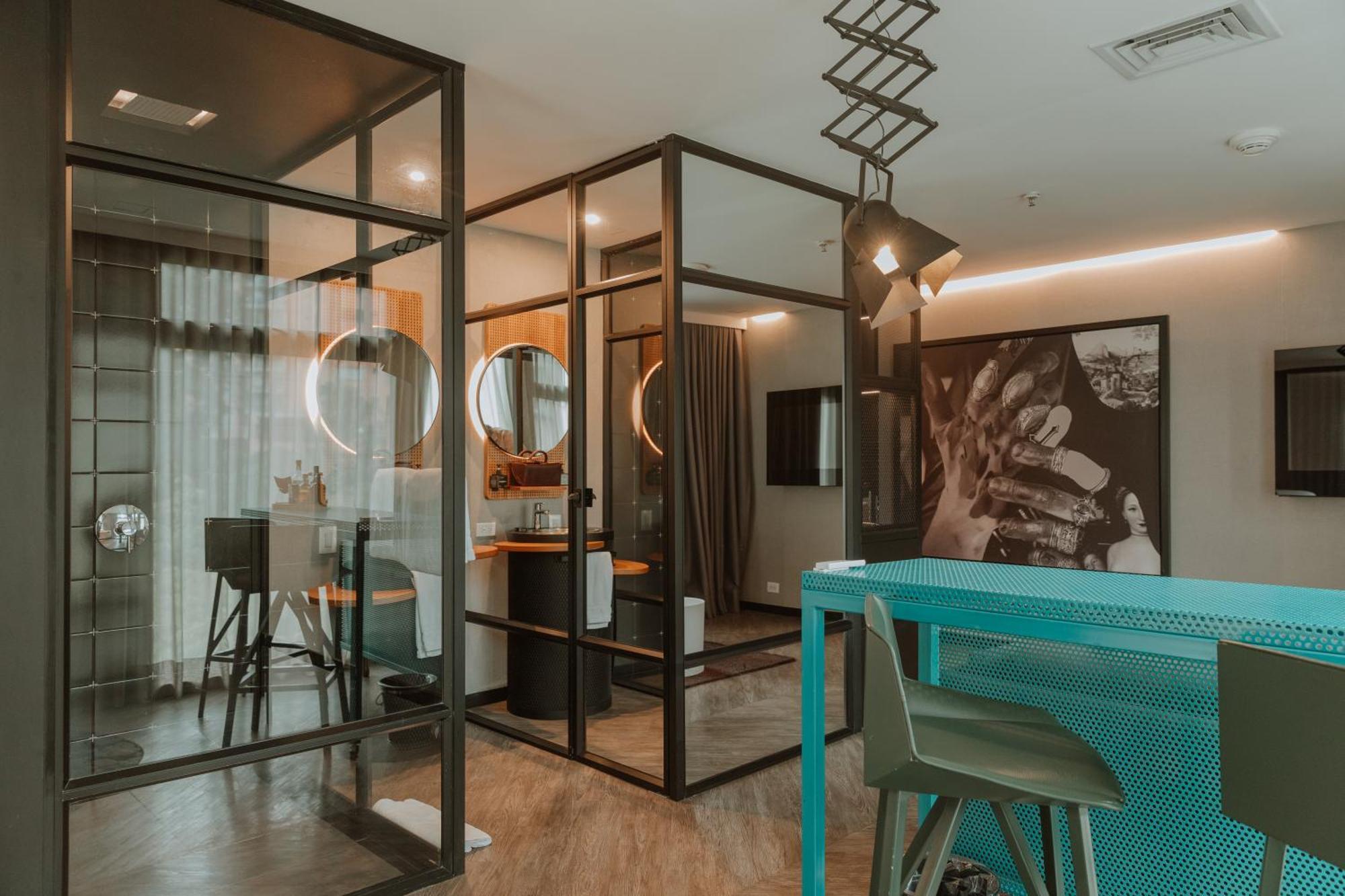 The Click Clack Hotel Medellín Exteriér fotografie The interior of the hotel