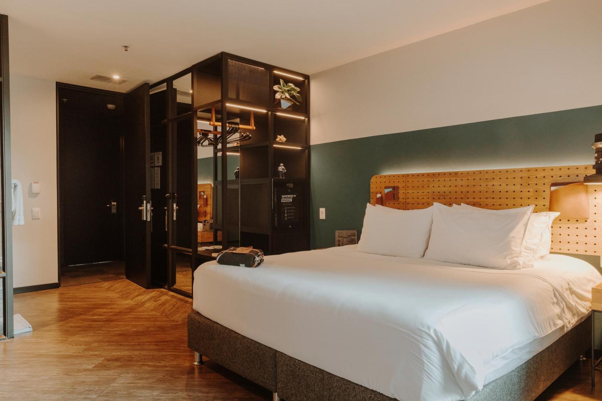 The Click Clack Hotel Medellín Exteriér fotografie Deluxe Room