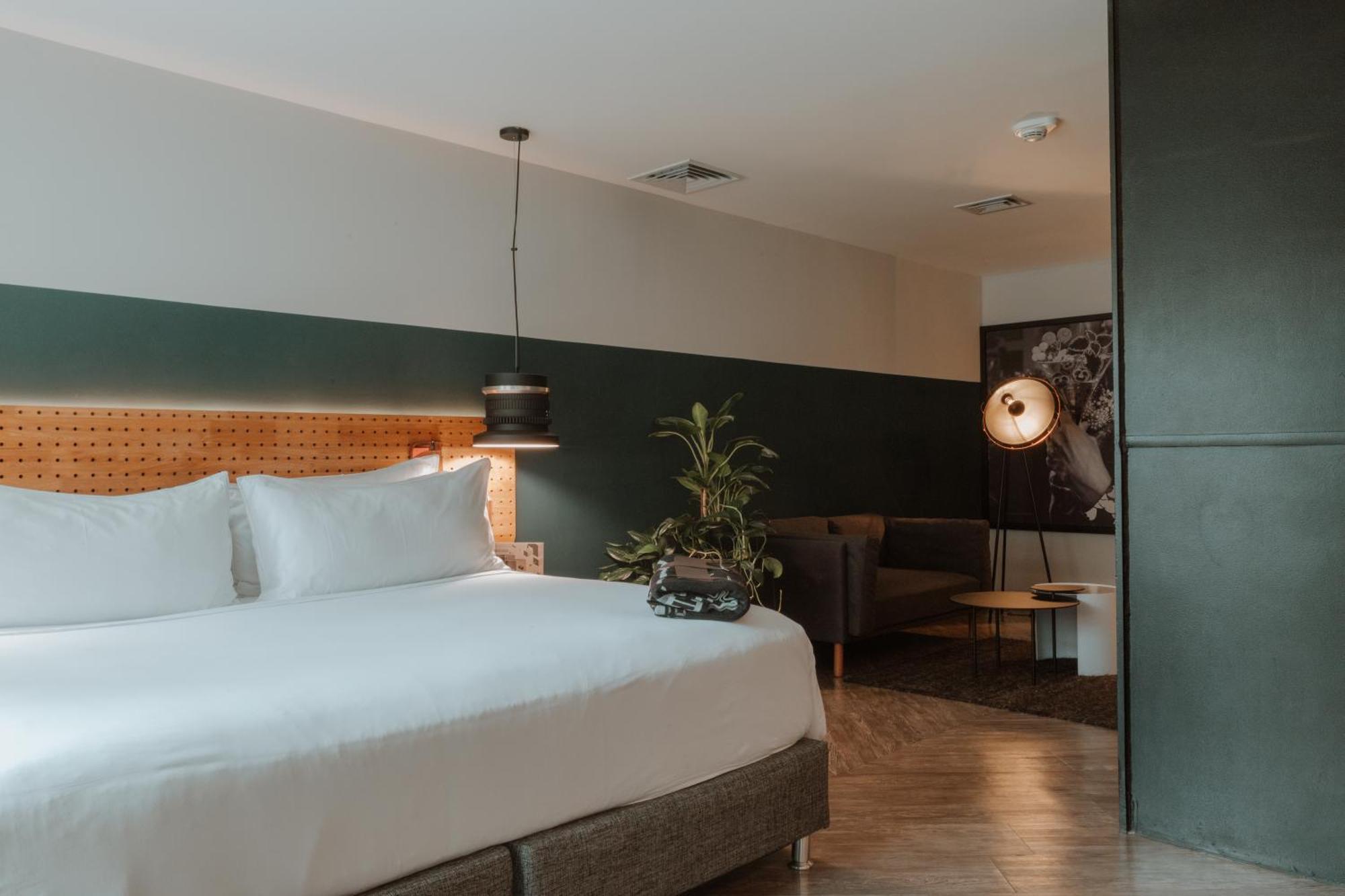 The Click Clack Hotel Medellín Exteriér fotografie A room at the hotel